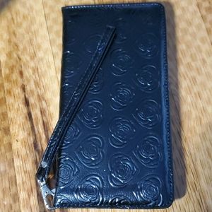 Wristlet wallet